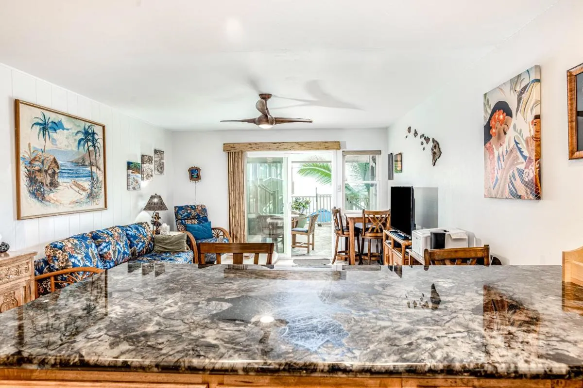 Image 6 of Kona Riviera Villa #104