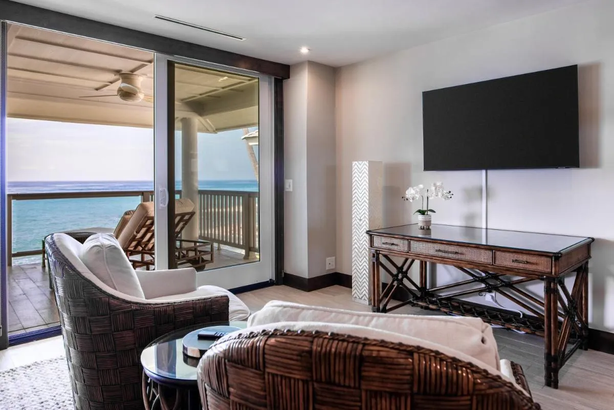 Image 4 of Kona Seaside Yacht Villa
