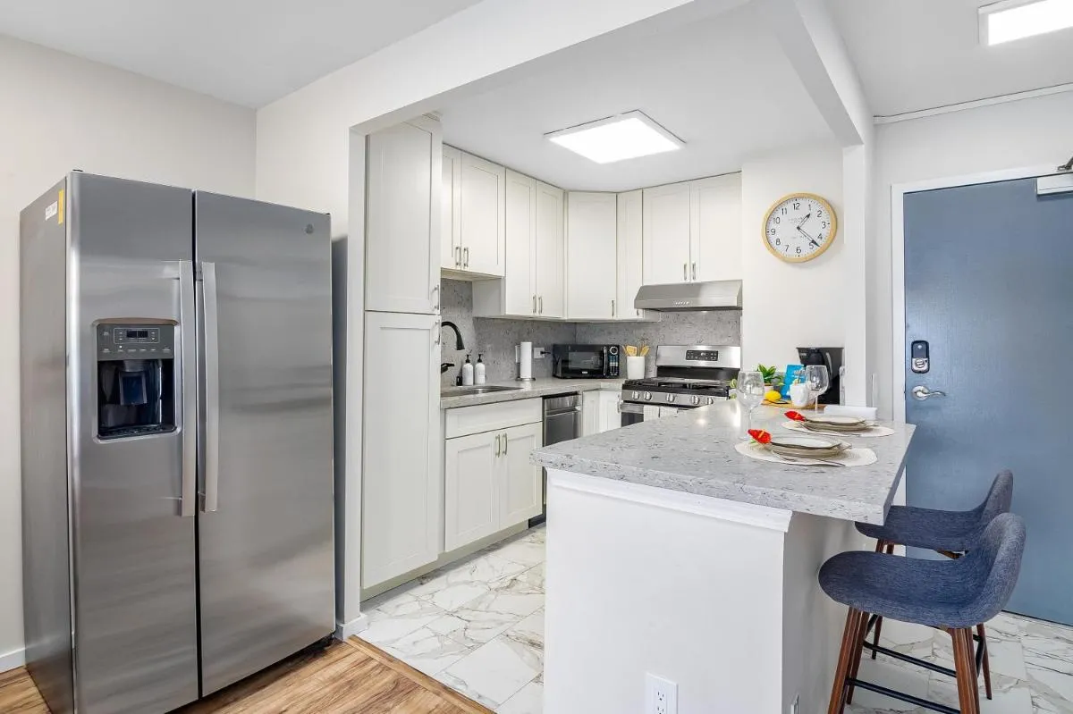 Image 4 of Kuhio at Waikiki 2BR and 2BA Condo Near Beach with Parking