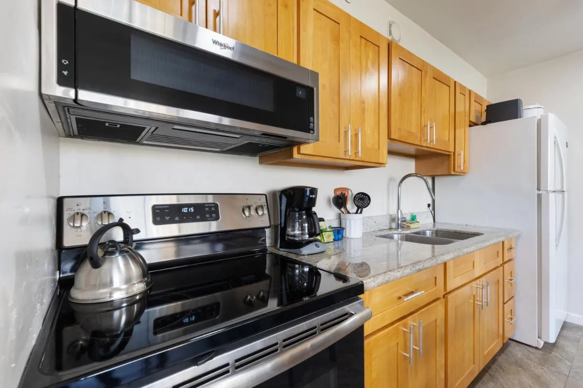 Image 6 of Light & Airy 8th Floor Ocean View Condo with Lanai condo
