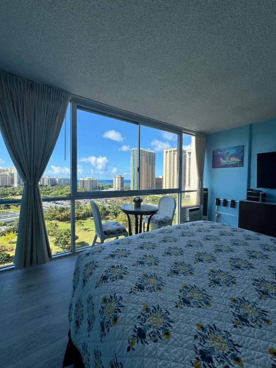 Image 4 of Little Paradise in Waikiki with Lovely Ocean -15F