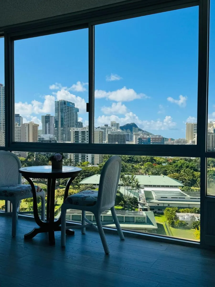 Image 5 of Little Paradise in Waikiki with Lovely Ocean -15F