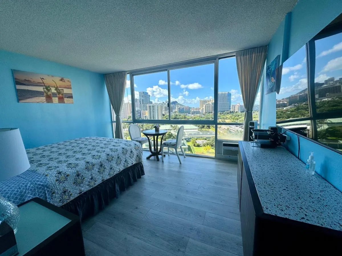 Image 3 of Little Paradise in Waikiki with Lovely Ocean -15F