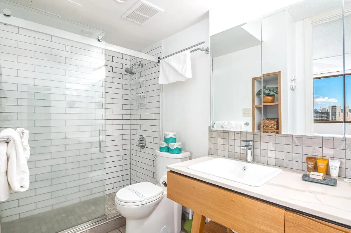 Image 4 of Lovely 1BR Ocean View Condo, Near Beach + Parking!