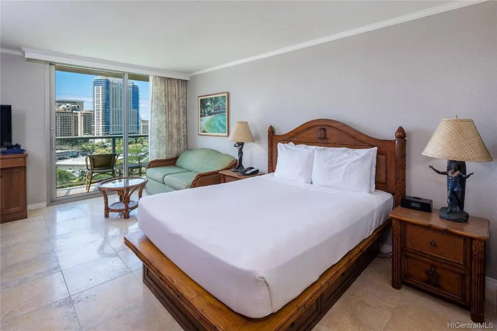 Image of Luana Waikiki Oceanview High Floor Condo 1210