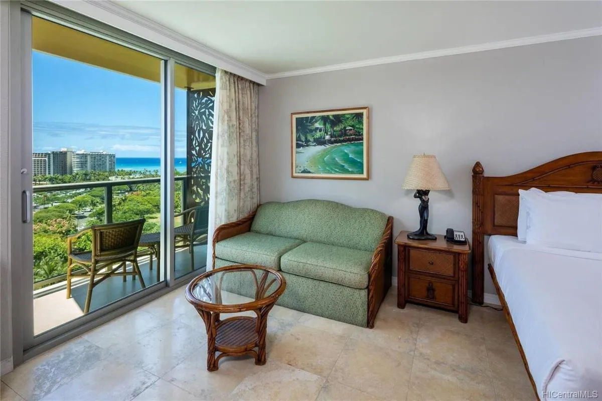Image 4 of Luana Waikiki Oceanview High Floor Condo 1210