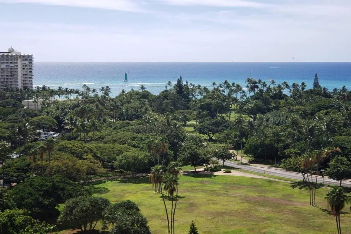 Image 6 of Luana Waikiki Oceanview High Floor Condo 1210
