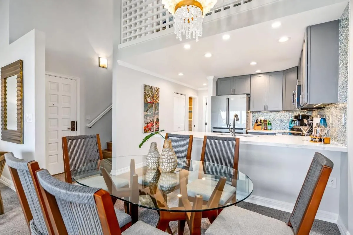 Image 6 of Luxurious & Spacious Ocean Vistas
