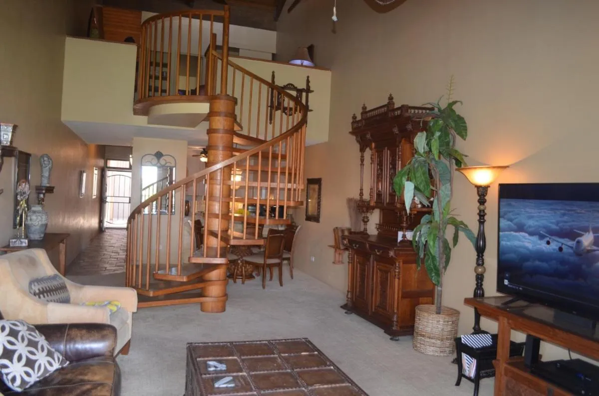 Image 1 of Luxurious Top Floor Kamaole Sands 6-404