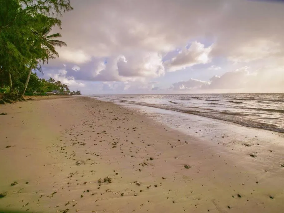 Image 4 of Magic North Shore Beach House 30 day rental PCC BY