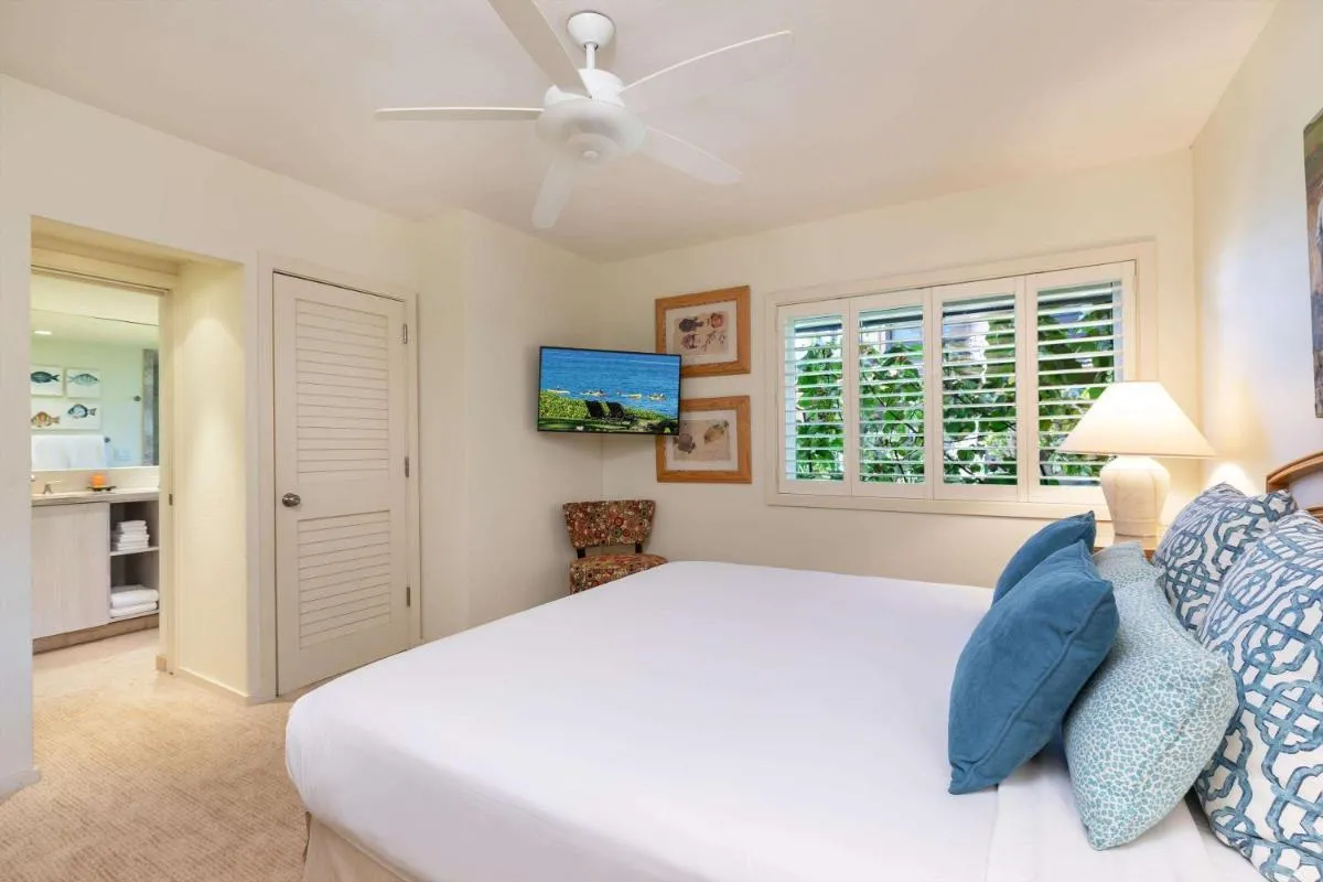 Image 3 of Makena Surf- CoralTree Residence Collection