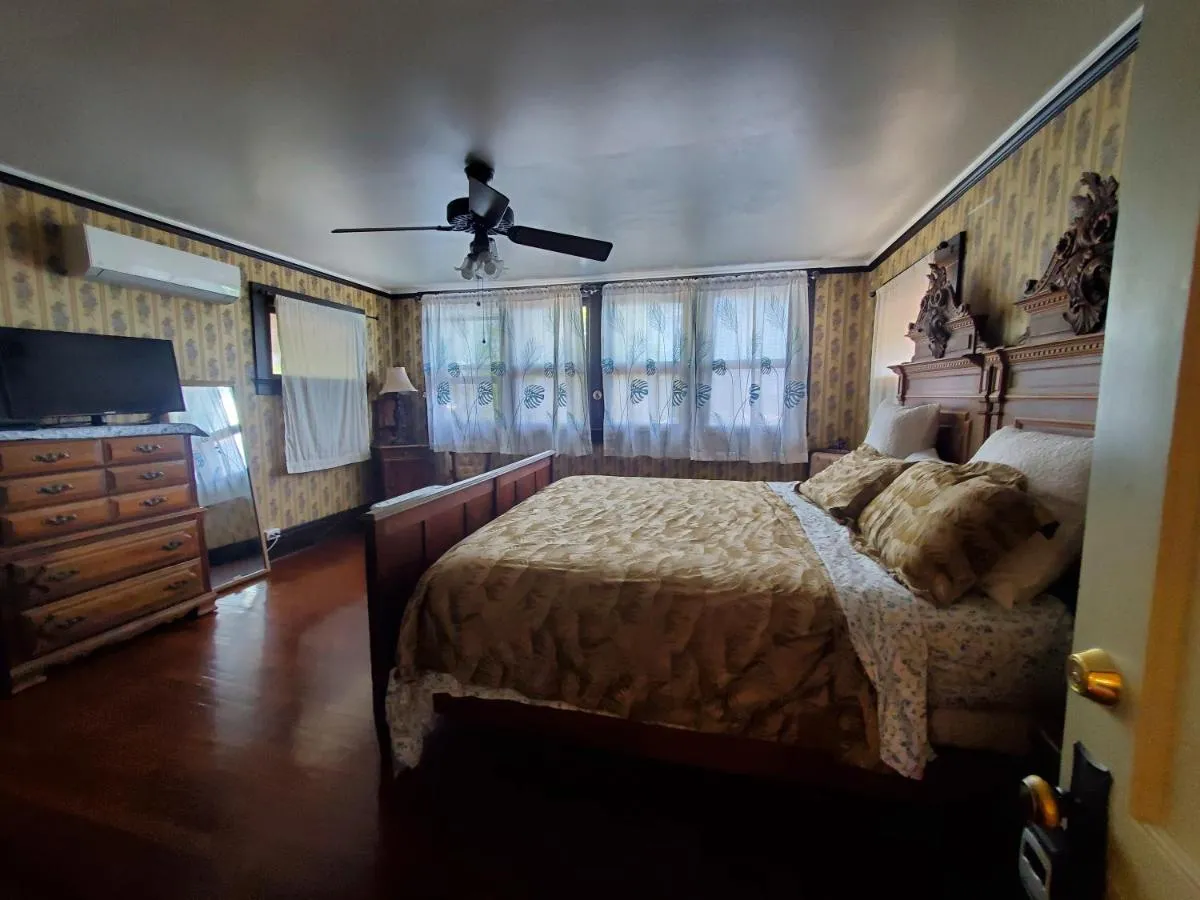 Image 2 of Manoa Valley Inn