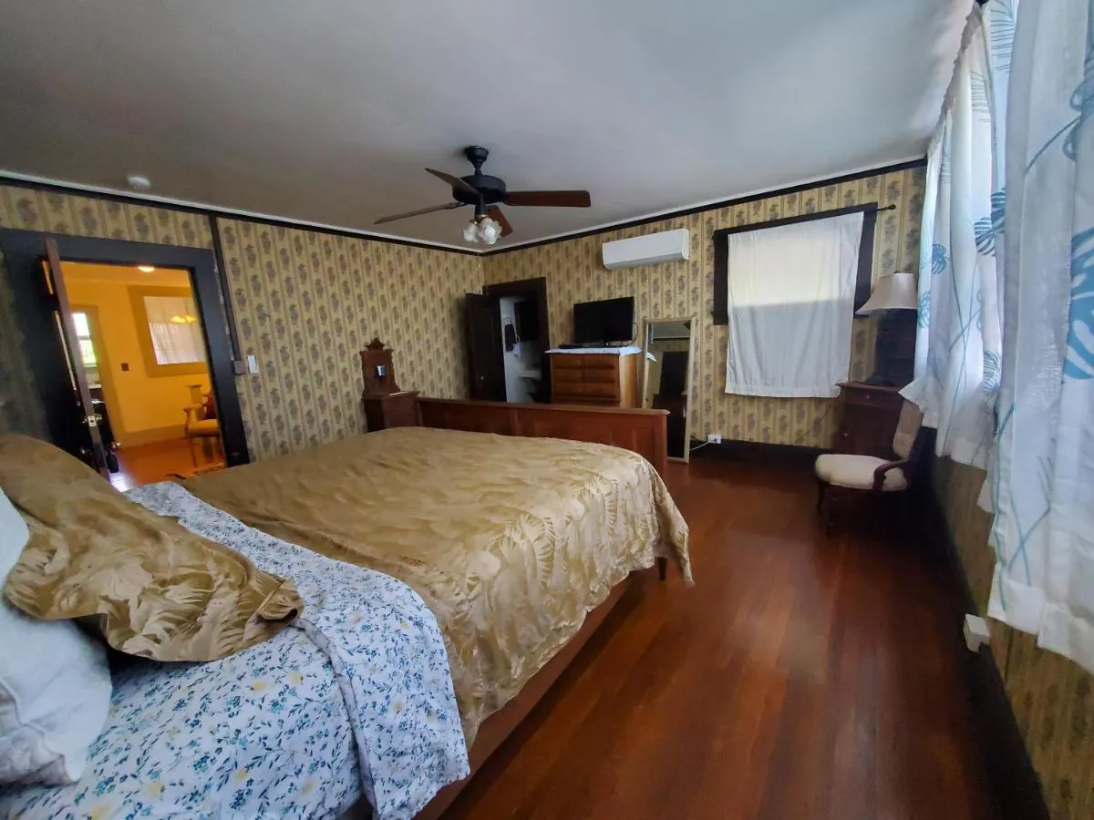 Image 1 of Manoa Valley Inn