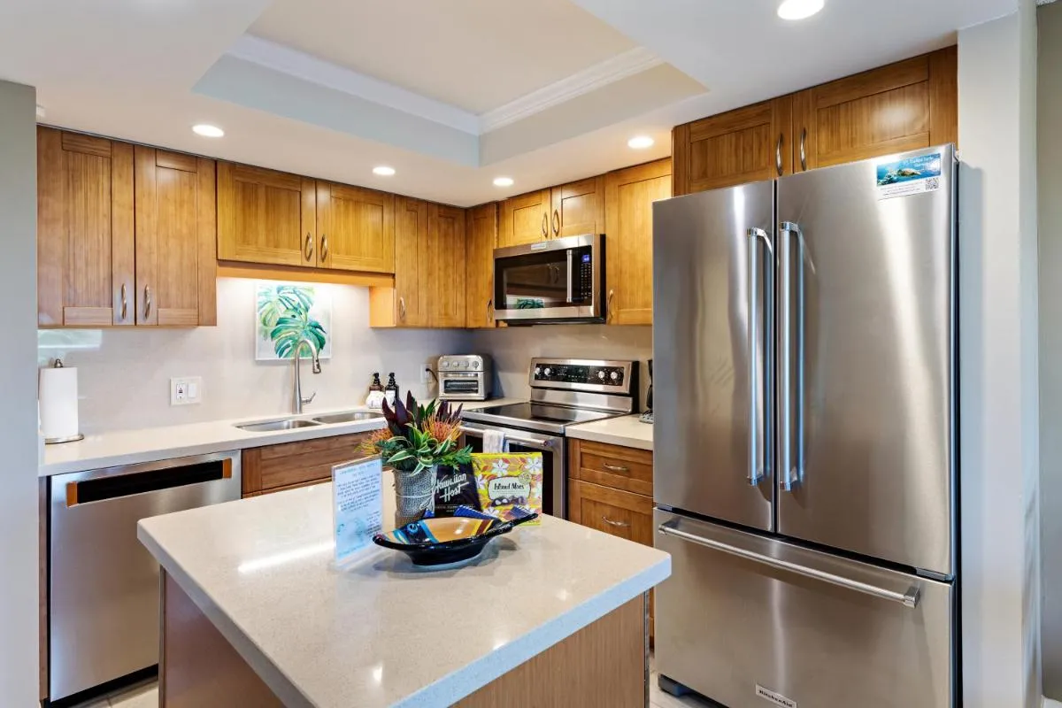 Image 3 of Maui Banyan H311 1BD 2BA 3 min walk to the beach in the Heart of South Kihei!