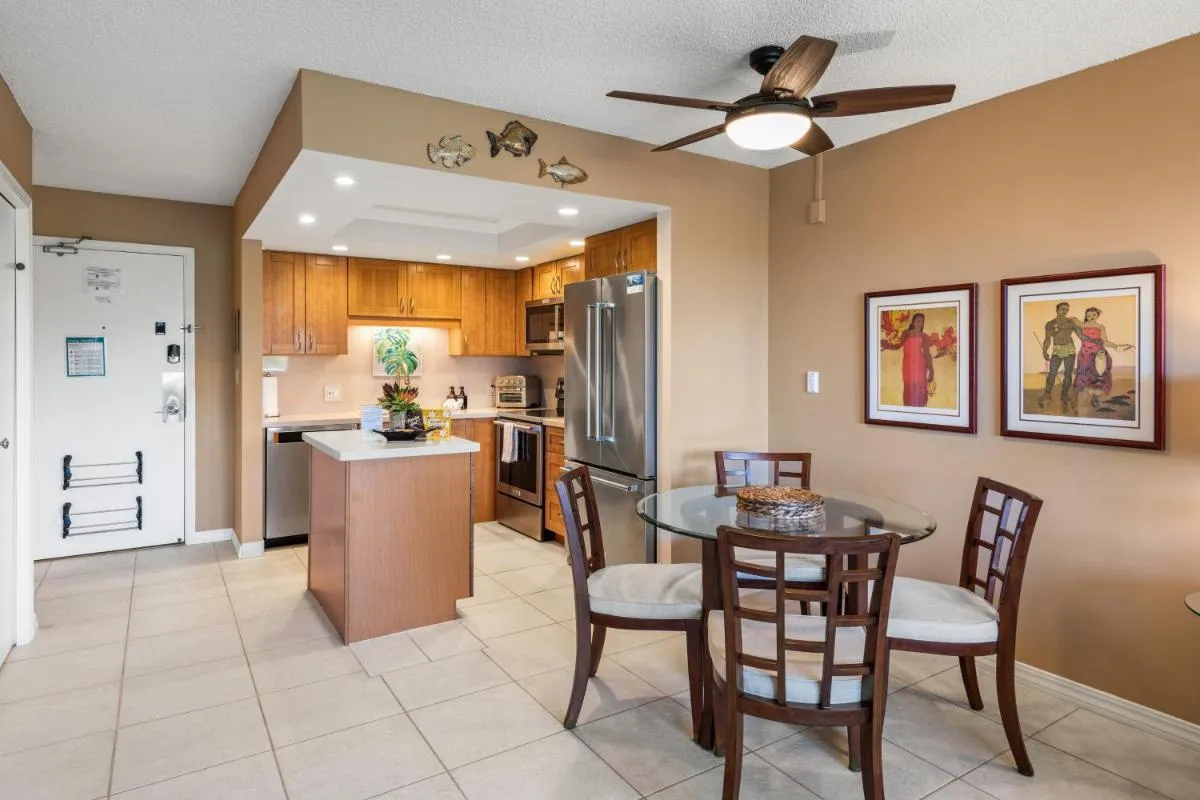 Image 5 of Maui Banyan H311 1BD 2BA 3 min walk to the beach in the Heart of South Kihei!