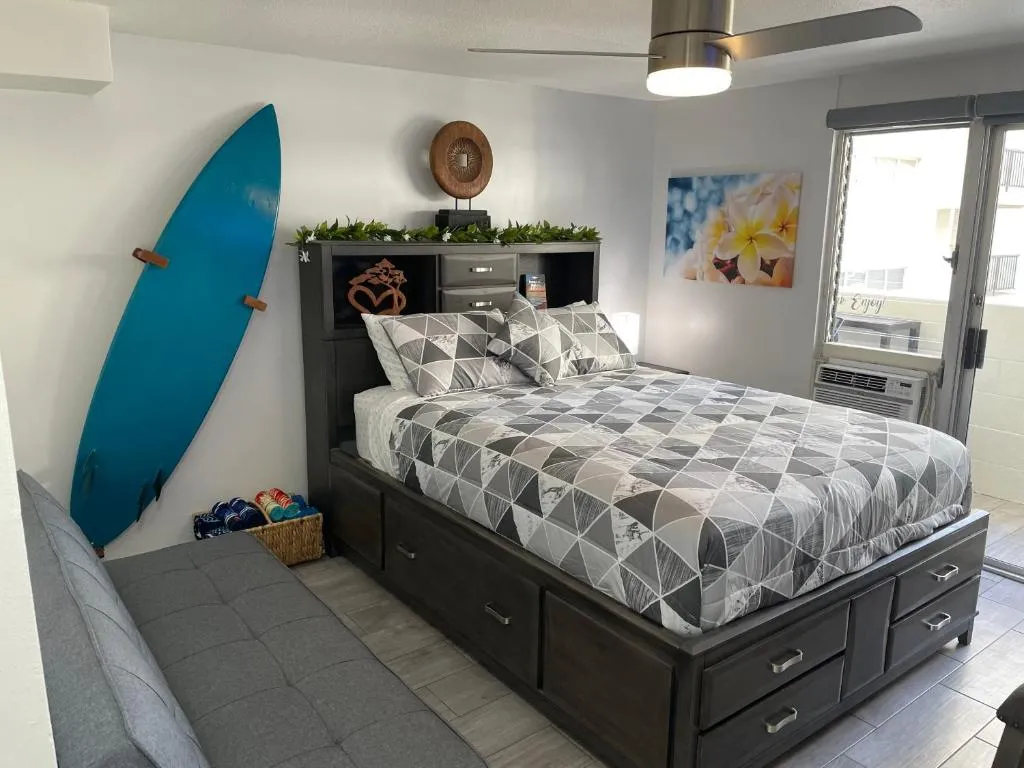 Image of Modern Ocean View Studio – Waikiki Paradise!