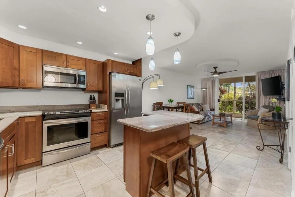 Image of NEW Luxury Condo at Kameole Beach