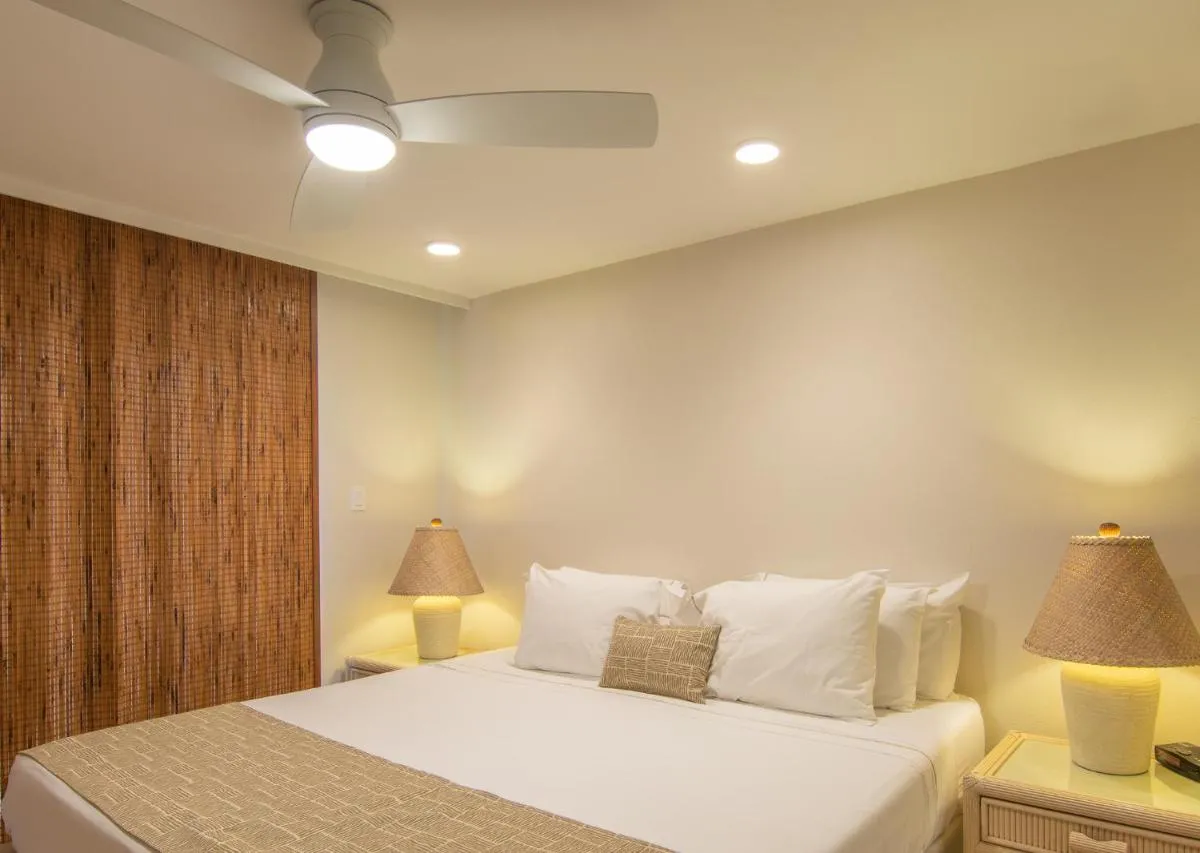 Image 1 of Nāpili Surf Beach Resort by Castle