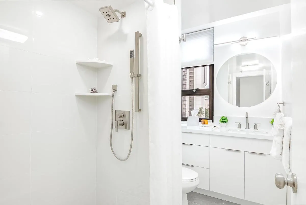 Image 5 of Newly Renovated 2 Bedroom Condo, 1 Block to Waikiki Beach, Free Parking