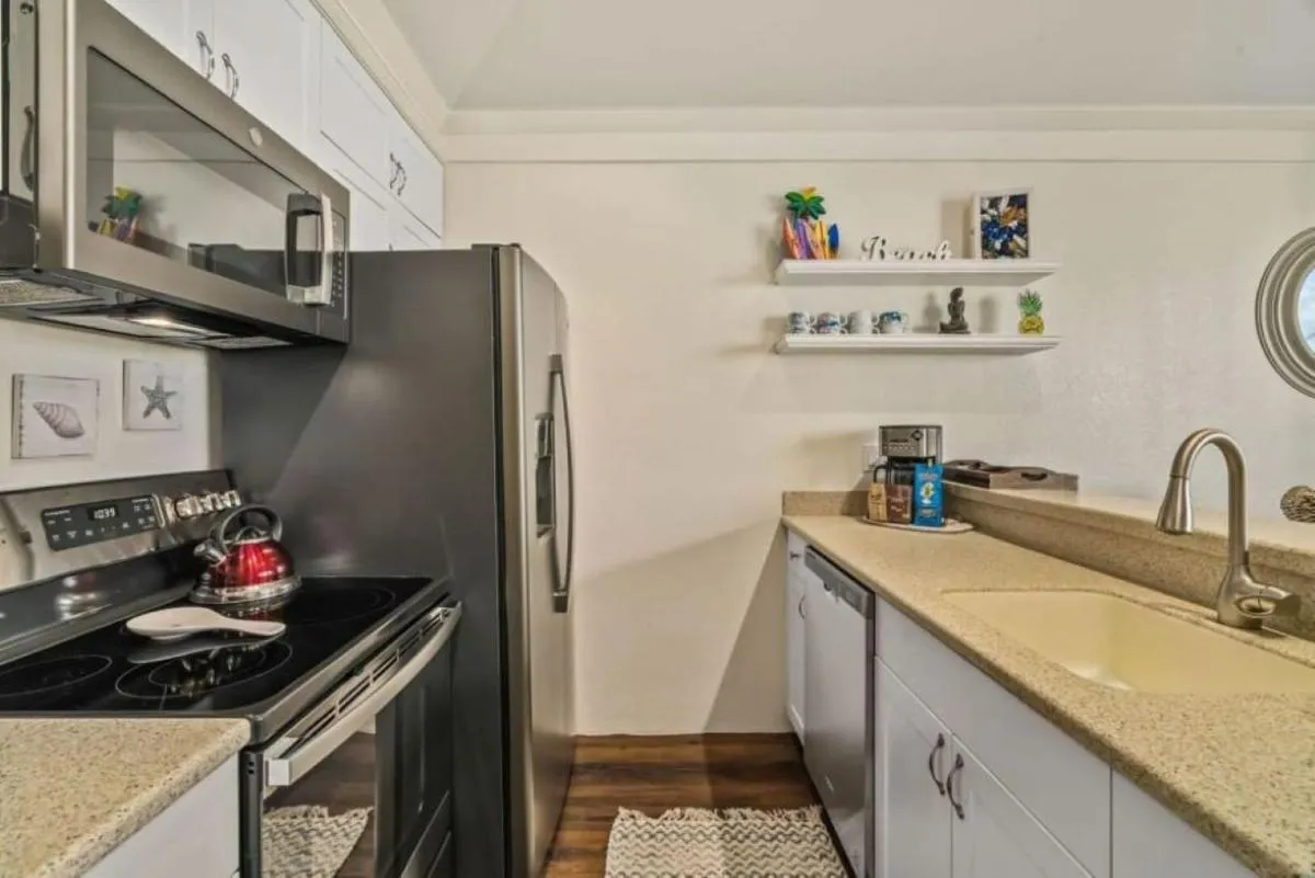 Image 6 of New remodeled Kiahuna Paradise condo