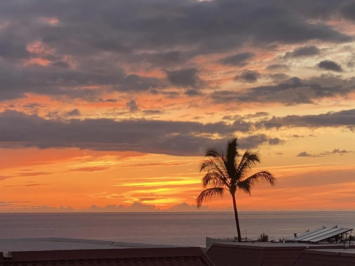 Image 4 of OUTSTANDING OCEANFRONT STUDIO – KONA ISLANDER INN CONDOS condo