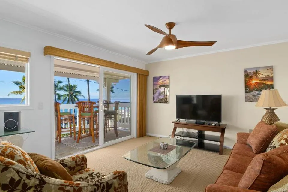 Image 1 of Ocean View 2 Bedroom Kahalu’u Reef
