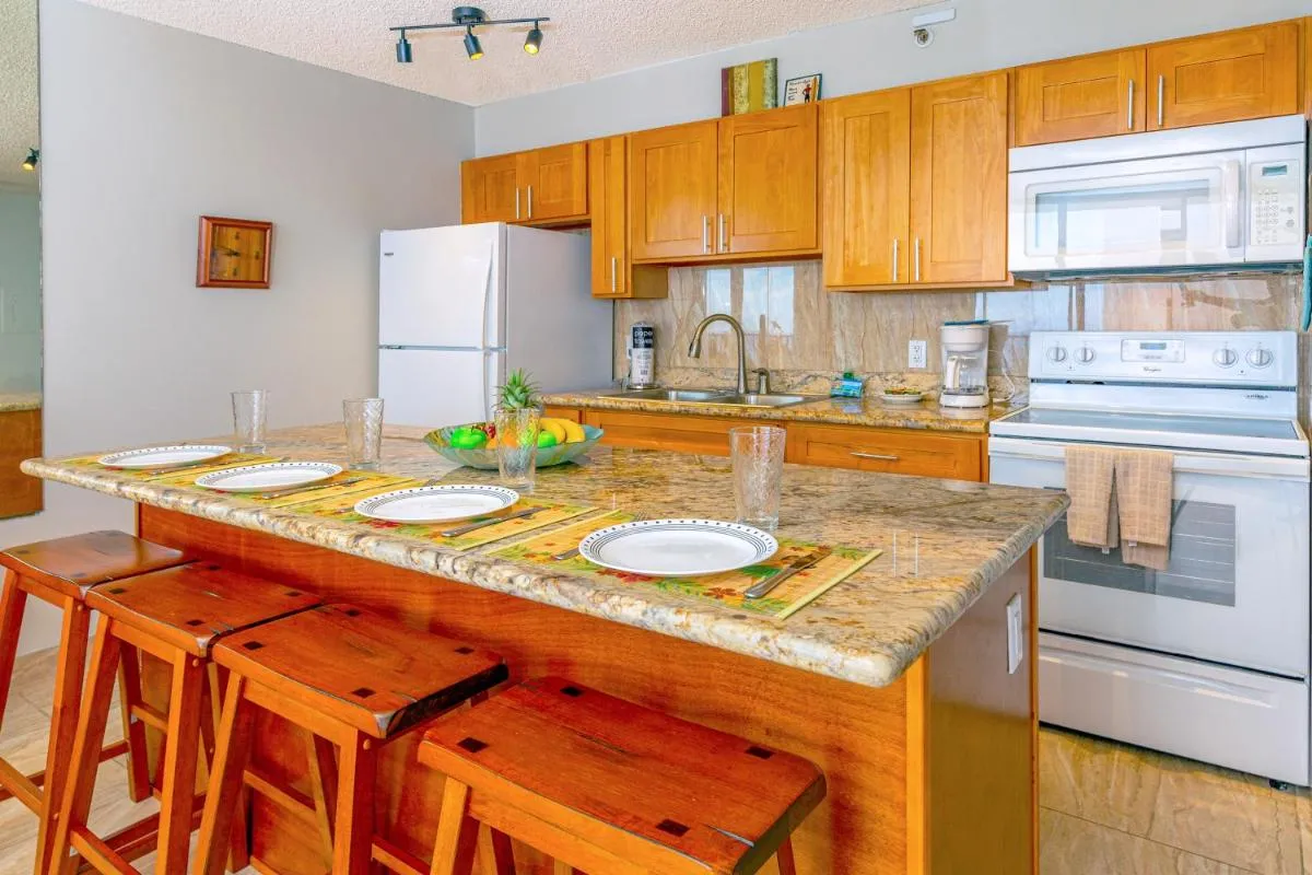 Image 3 of Ocean View Delight, Walk to Beach with Free Parking