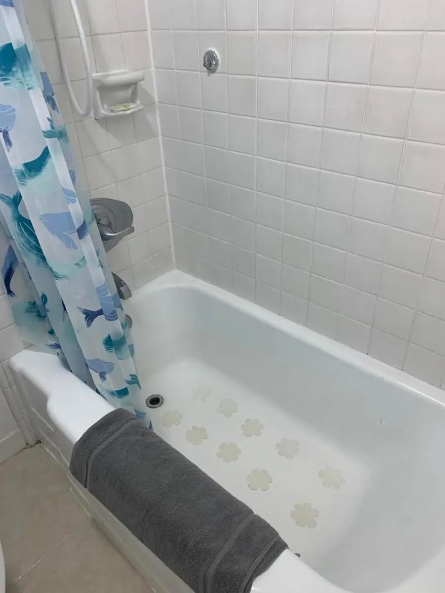 Image 2 of Ocean and Mountain View Condo – Free Reserved Parking