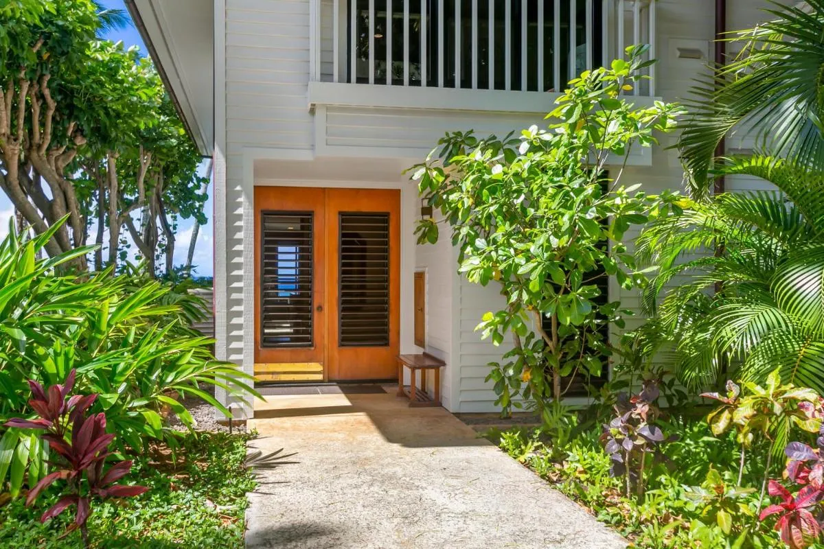 Image 4 of Oceanfront Breezy Corner Unit w Air Conditioning- Alekona Kauai