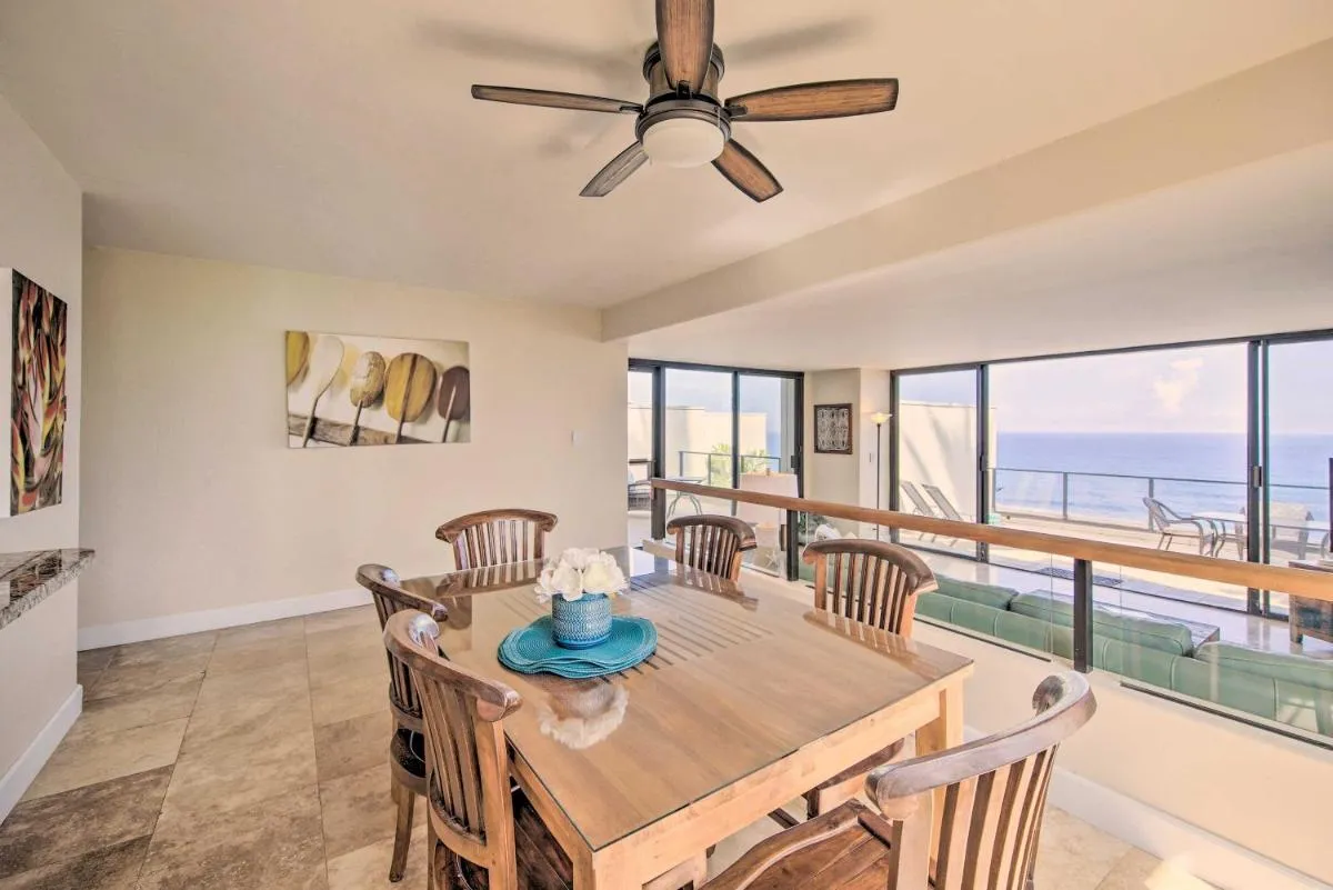 Image 6 of Oceanfront Condo with 2 Lanais, Walk to Beach!