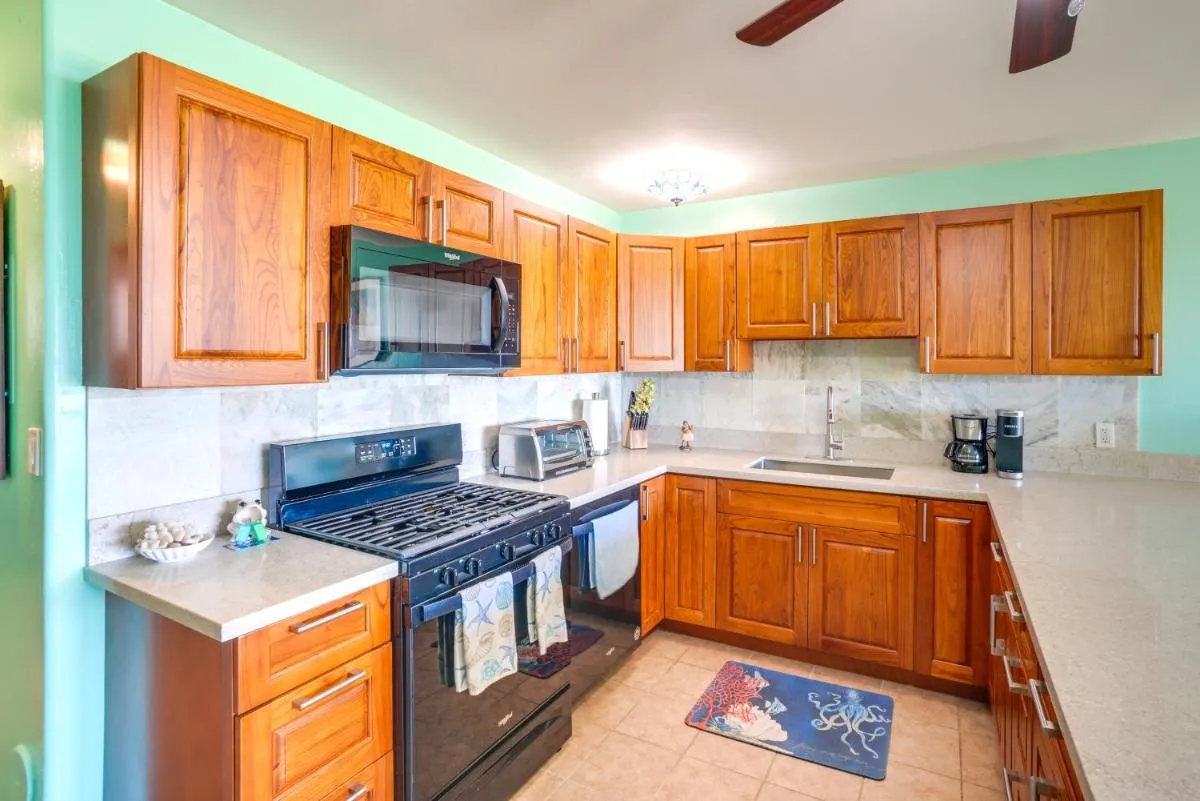 Image 6 of Oceanfront Condo with Pool and Grills in Molokai!