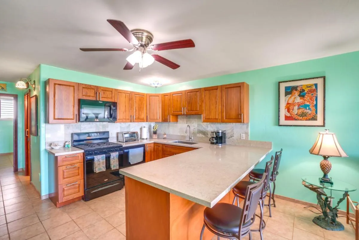 Image 5 of Oceanfront Condo with Pool and Grills in Molokai!