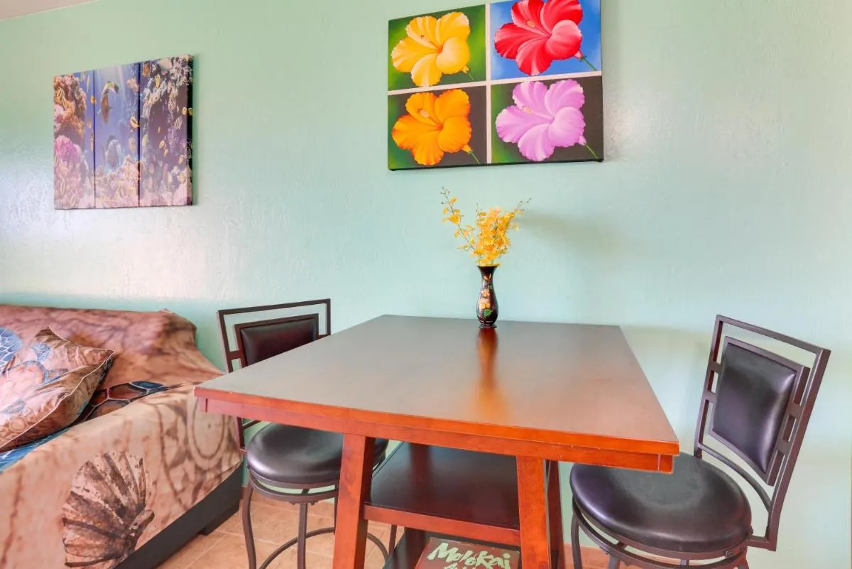Image 4 of Oceanfront Condo with Pool and Grills in Molokai!