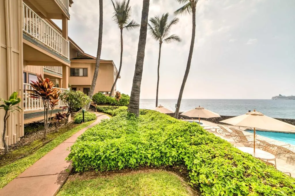 Image of Oceanfront Kailua-Kona Townhome with Pool and Views!