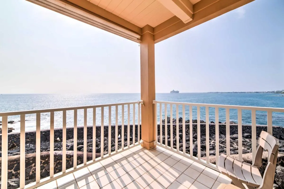 Image 1 of Oceanfront Kailua-Kona Townhome with Pool and Views!