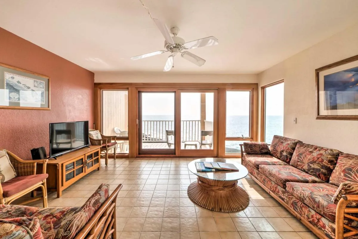 Image 2 of Oceanfront Kailua-Kona Townhome with Pool and Views!