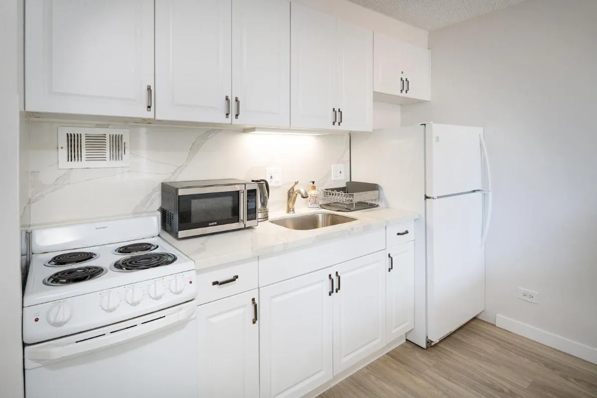 Image 3 of PRIME Location – Waikiki Full Kitchen& Laundry