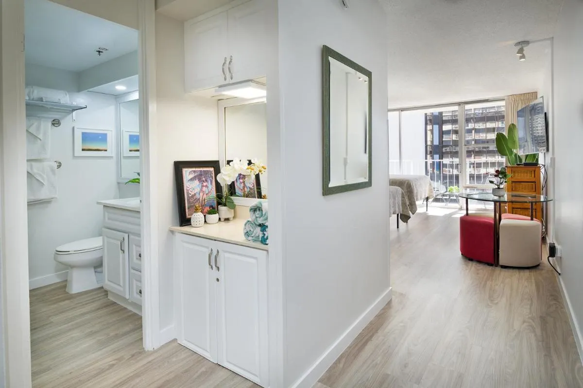 Image 2 of PRIME Location – Waikiki Full Kitchen& Laundry