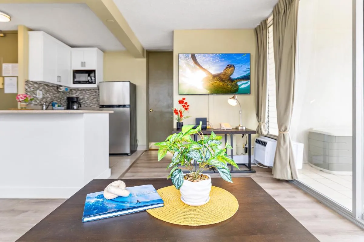 Image 6 of Pacific Monarch – 1 BR – Ocean and City Views!