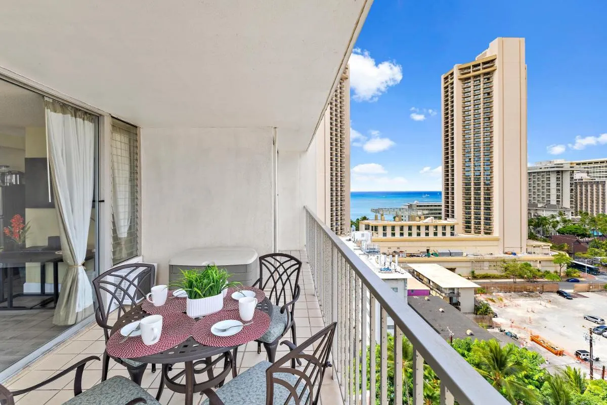 Image 1 of Pacific Monarch – 1 BR – Ocean and City Views!