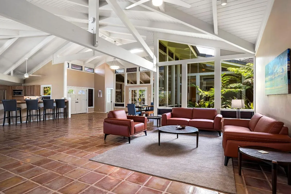 Image 1 of Pineapple House