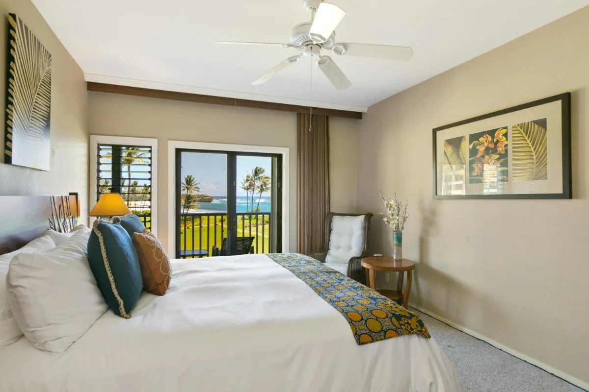 Image 2 of Prime Oceanfront Condo near Shipwreck Beach – Alekona Kauai