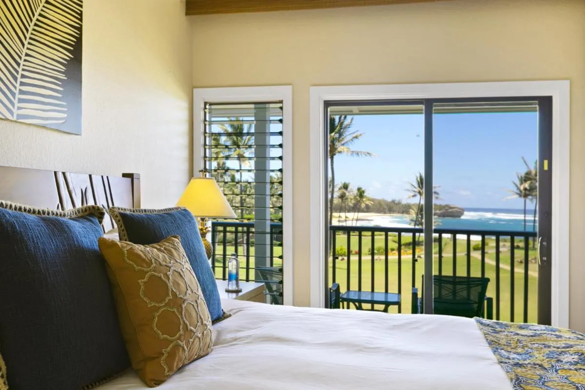 Image 4 of Prime Oceanfront Condo near Shipwreck Beach – Alekona Kauai