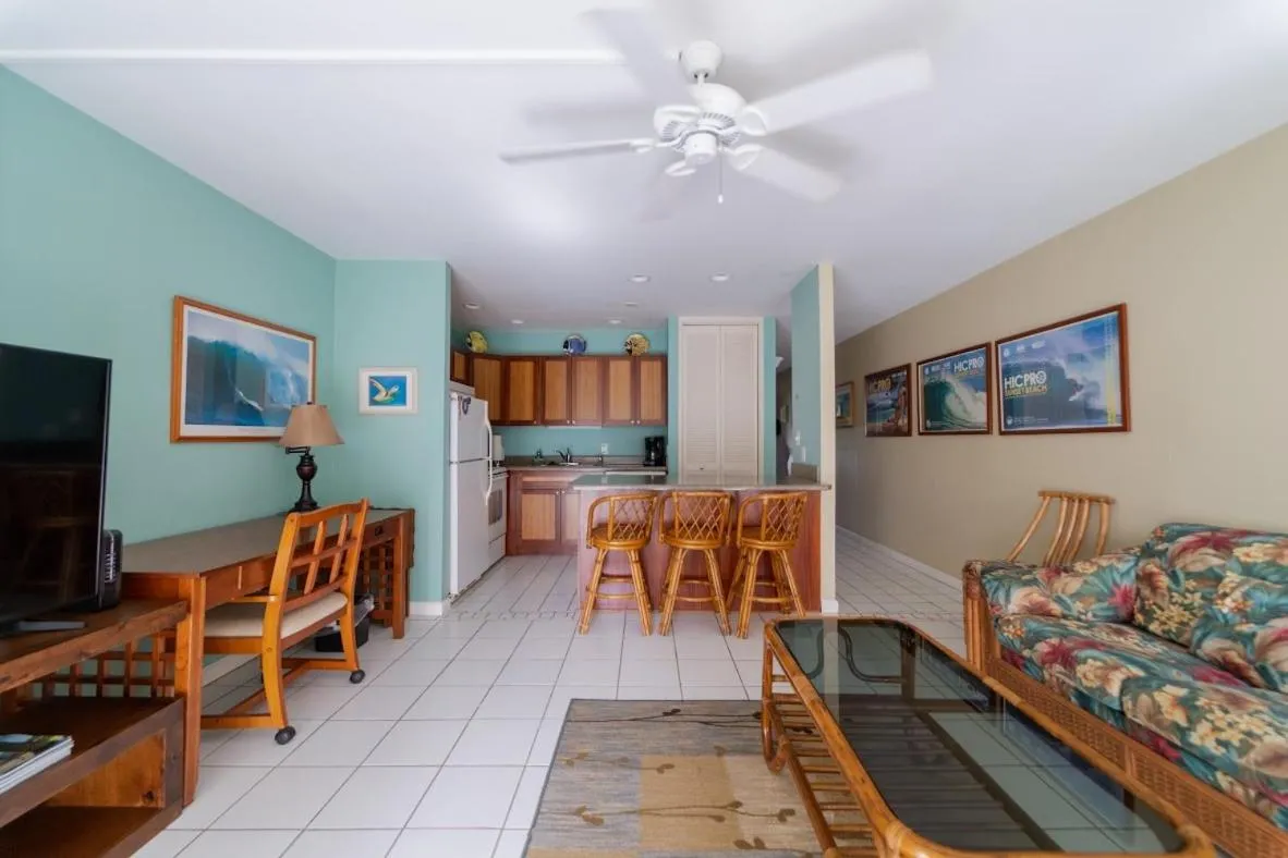 Image 5 of Primrose Condo