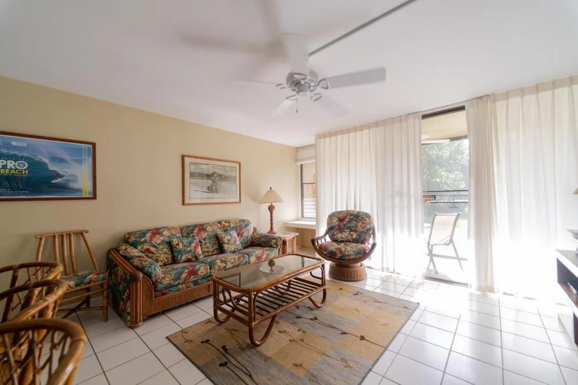 Image 2 of Primrose Condo