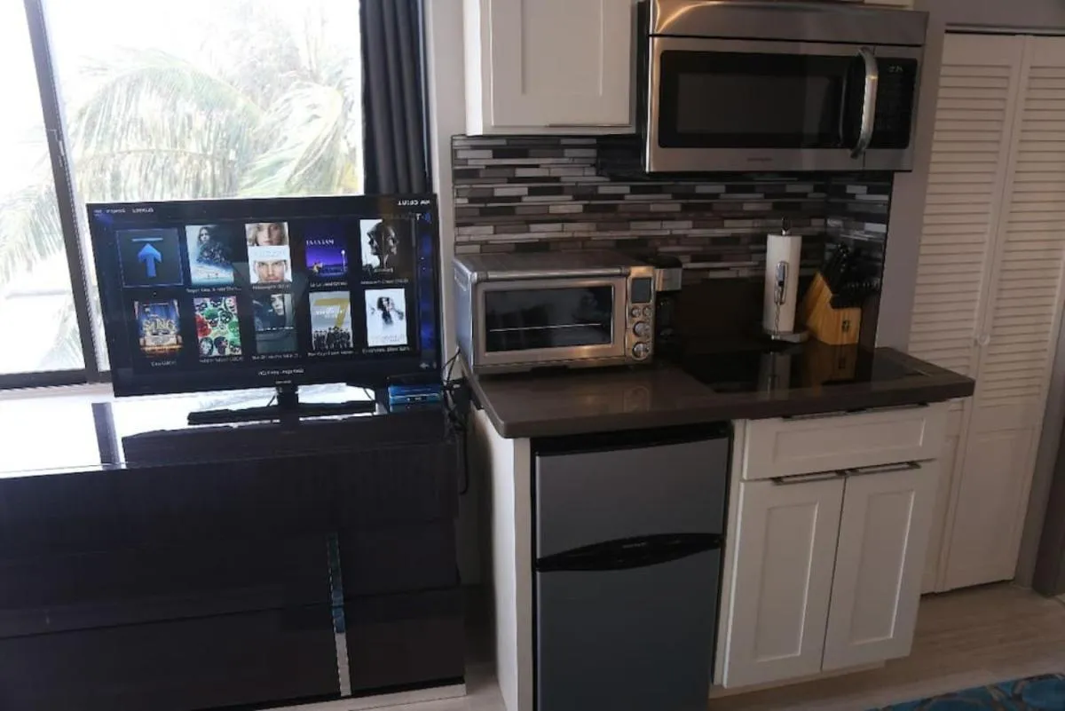 Image 2 of Private Modern Luxury Studio Waikiki