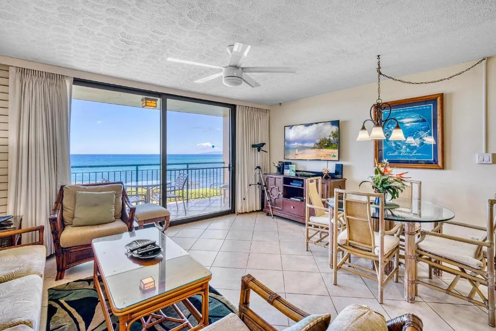 Image of Punahoa Beach 201, Beautiful Renovation, Split AC