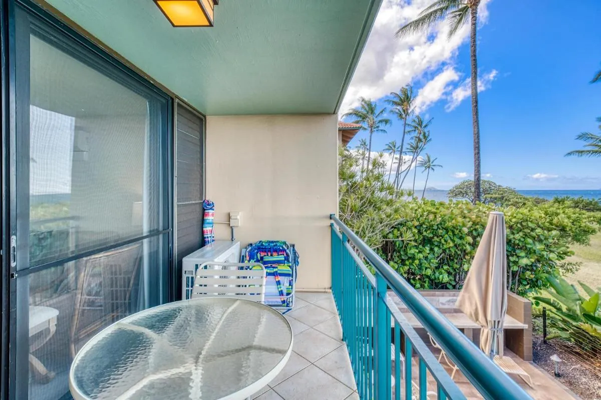 Image 6 of Punahoa Beach 201, Beautiful Renovation, Split AC