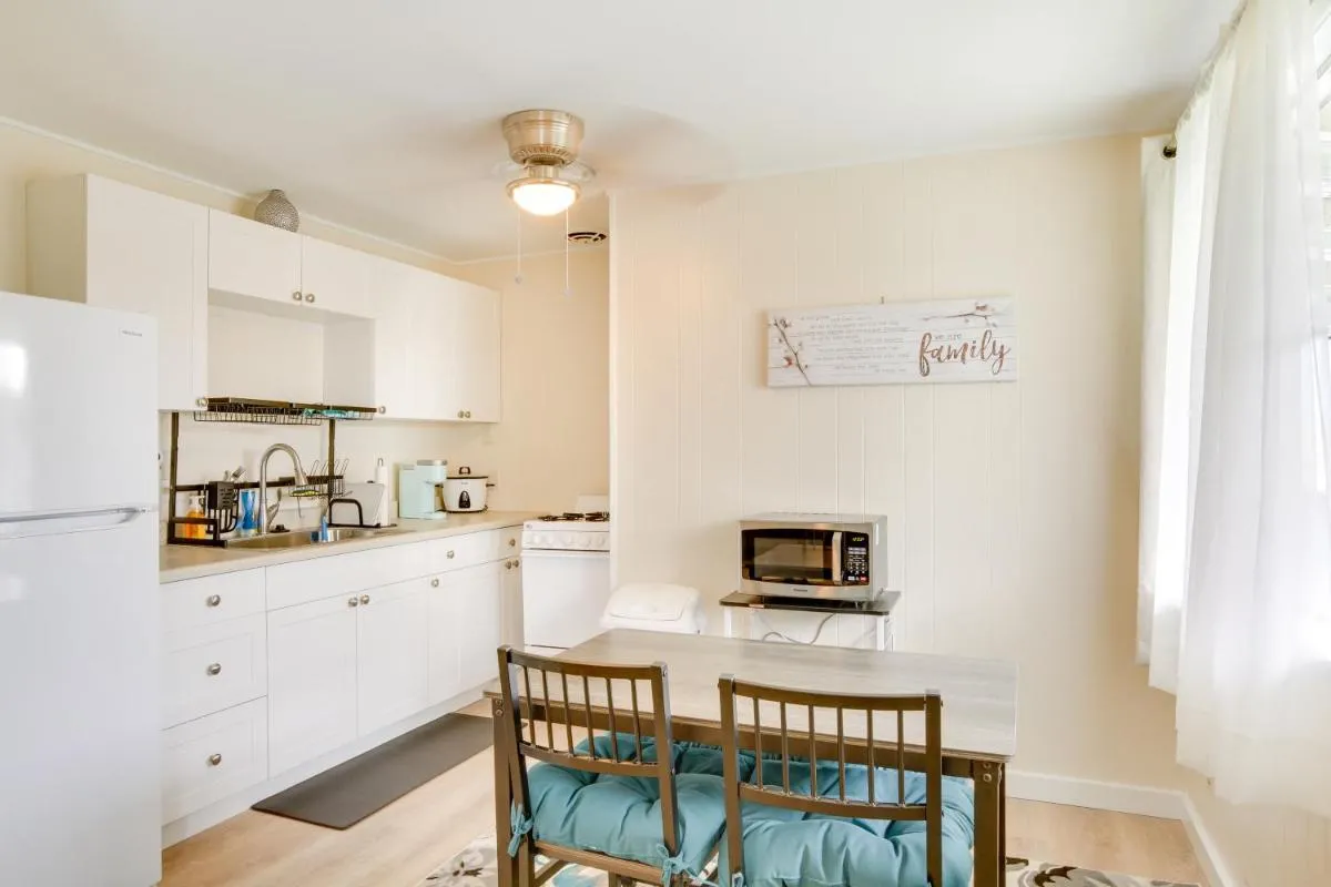 Image 3 of Quaint Hilo Vacation Rental with Community Pool!