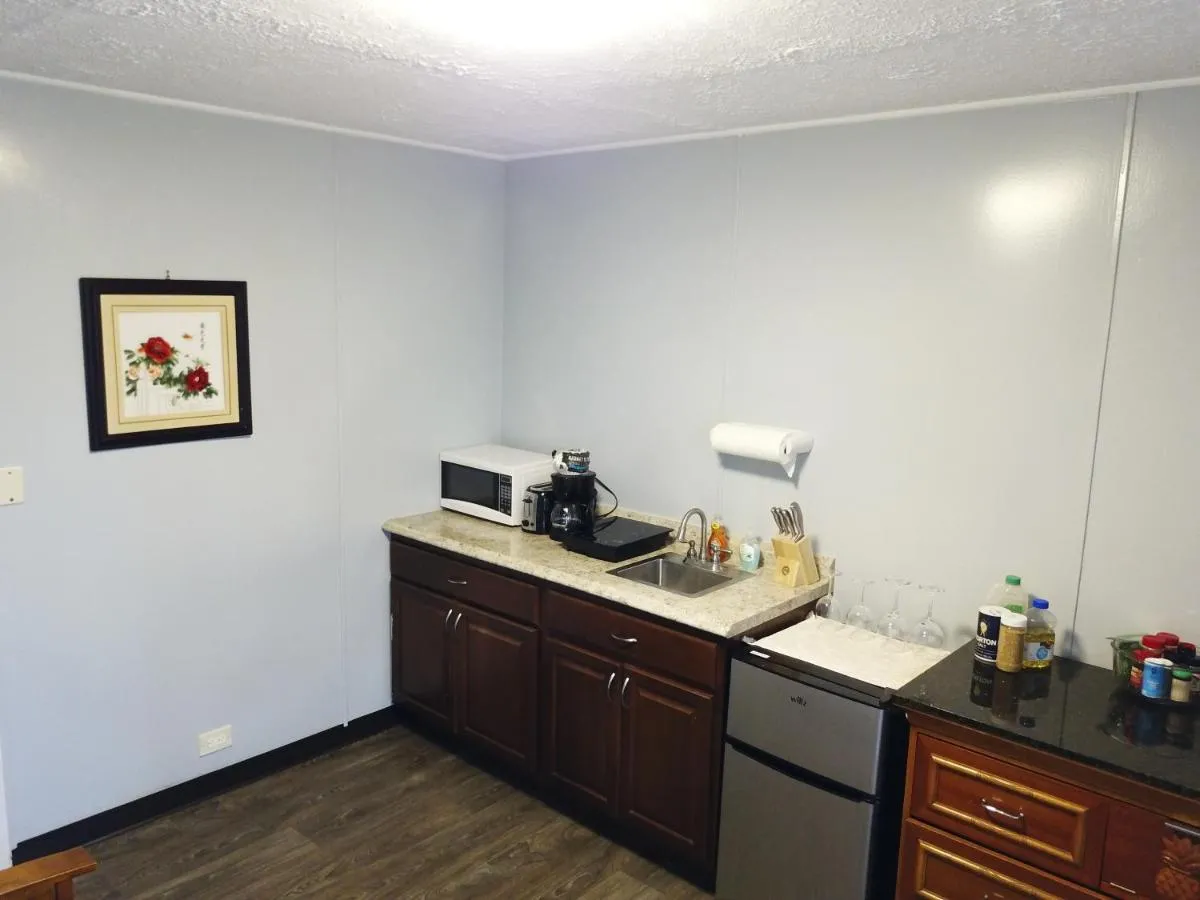 Image 2 of Rainbow Ohana, unit 2
